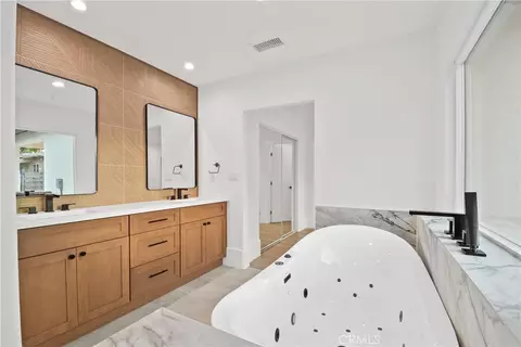 Bath - 2995 E Del Mar, Pasadena, CA 91107 photo 2 of 5