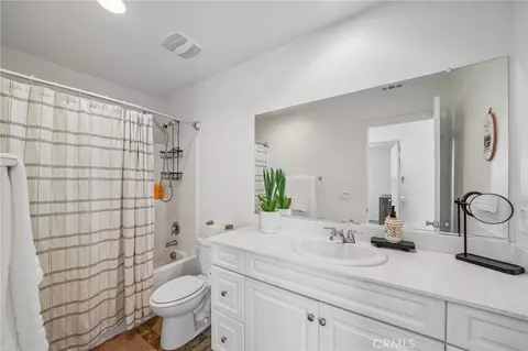 Bath - 7572 Blue Oak, Riverside, CA 92507 photo 1 of 2