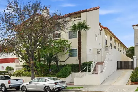 871 S Lucerne #2, Los Angeles, CA 90005