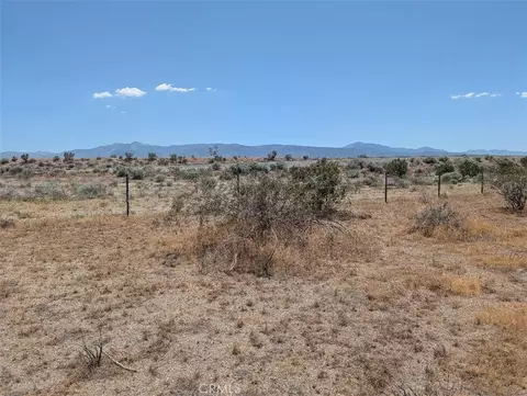 4 Avenue Xave #X2, Llano, CA 93544