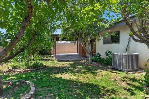 Exterior - 10852 Kloiber St, Riverside, CA 92505 photo 6 of 10