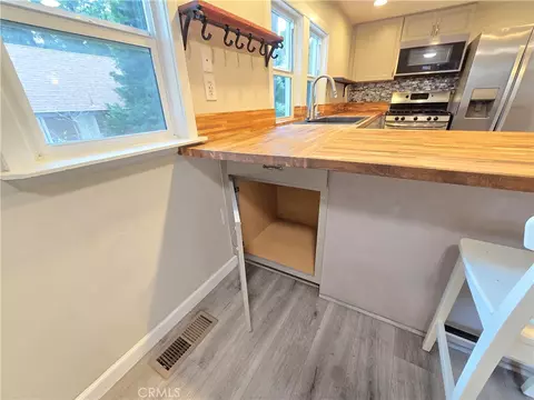 Kitchen - 26058 Fire Hall Loop, Twin Peaks, CA 92391 photo 7 of 7