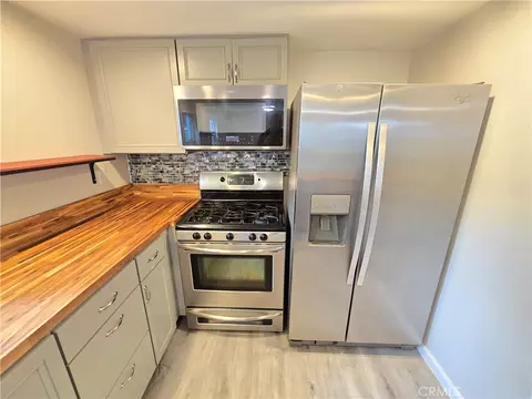 Kitchen - 26058 Fire Hall Loop, Twin Peaks, CA 92391 photo 4 of 7