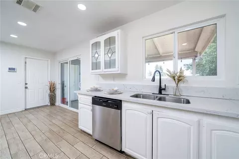Kitchen - 11945 Bornite Ave, Hesperia, CA 92345 photo 3 of 3