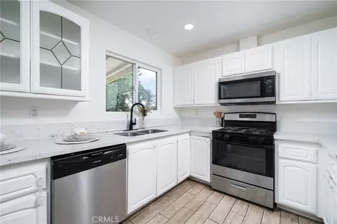 Kitchen - 11945 Bornite Ave, Hesperia, CA 92345 photo 2 of 3