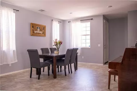Entry Way - 1766 Park Pl, Riverside, CA 92501 photo 5 of 6