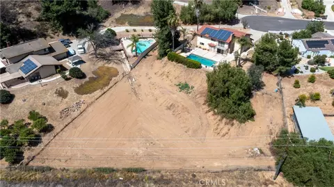 View/Area - 17656 Mockingbird Hill Cir, Riverside, CA 92504 photo 5 of 7