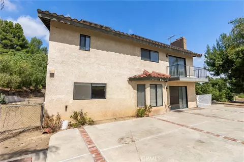 Exterior - 17656 Mockingbird Hill Cir, Riverside, CA 92504 photo 5 of 8