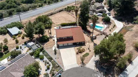 View/Area - 17656 Mockingbird Hill Cir, Riverside, CA 92504 photo 1 of 7