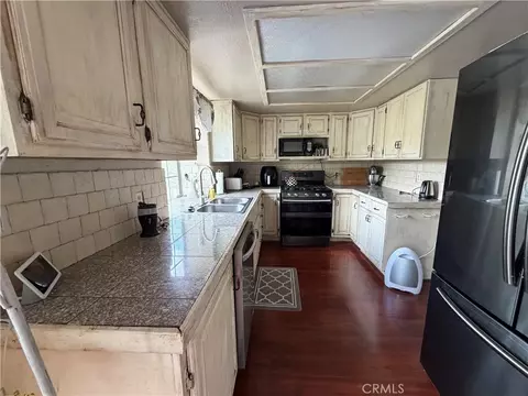 Kitchen - 22198 Pine Dr, Cedarpines Park, CA 92322 photo 1 of 3