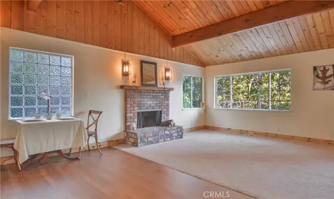 Living - 1935 Poplar, Running Springs, CA 92382 photo 4 of 12