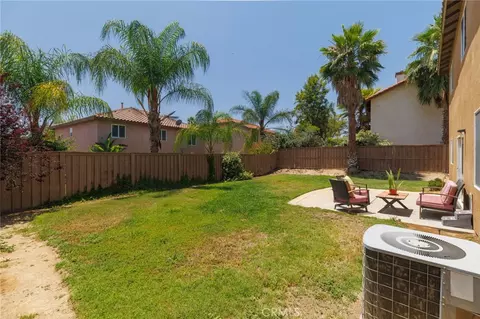 Exterior - 7579 Isla, Hemet, CA 92545 photo 4 of 7