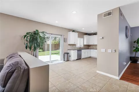 Entry Way - 7579 Isla, Hemet, CA 92545 photo 2 of 6