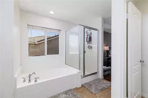 Bath - 7579 Isla, Hemet, CA 92545 photo 1 of 2