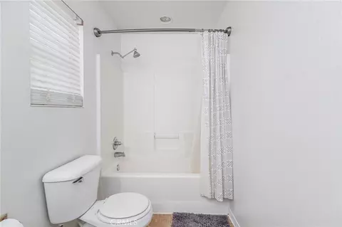 Bath - 7579 Isla, Hemet, CA 92545 photo 2 of 2