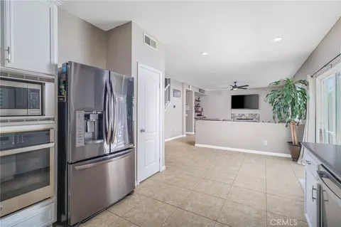 Entry Way - 7579 Isla, Hemet, CA 92545 photo 3 of 6