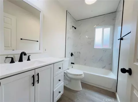 Bath - 3928 Everest, Riverside, CA 92503 photo 1 of 1