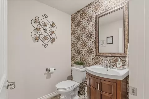 Bath - 13775 Constance Ave, Riverside, CA 92503 photo 4 of 6