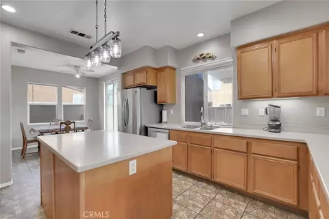 Kitchen - 1447 Birmingham Dr, Perris, CA 92571 photo 4 of 7