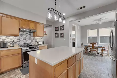 Kitchen - 1447 Birmingham Dr, Perris, CA 92571 photo 5 of 7