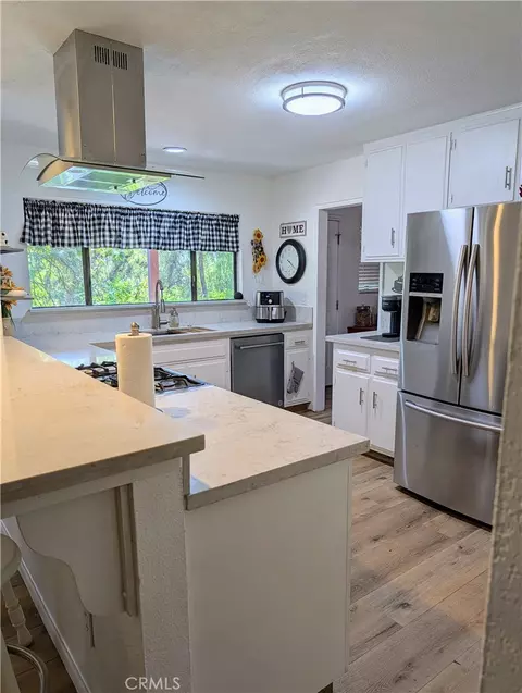 Kitchen - 22744 Rolling Mdws, Perris, CA 92570 photo 7 of 8