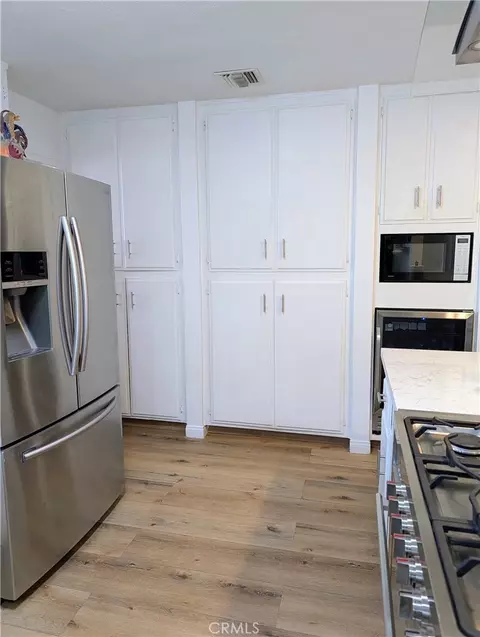 Kitchen - 22744 Rolling Mdws, Perris, CA 92570 photo 4 of 8