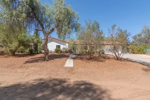 Exterior - 22744 Rolling Mdws, Perris, CA 92570 photo 4 of 29