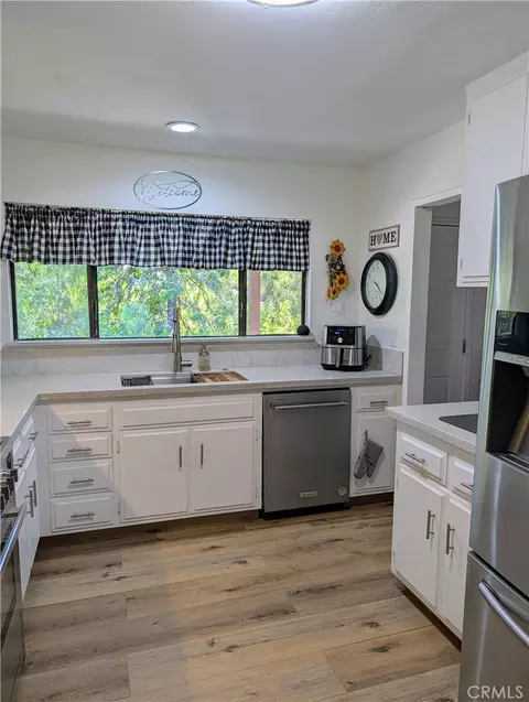 Kitchen - 22744 Rolling Mdws, Perris, CA 92570 photo 3 of 8