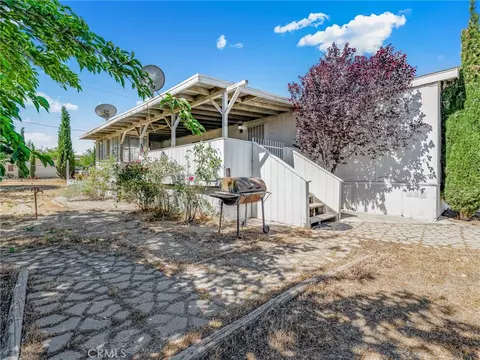 10164 White, Phelan, CA 92371