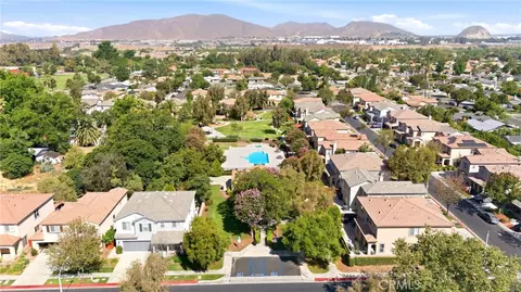 View/Area - 1686 Gilliam Ct, Riverside, CA 92501 photo 3 of 7