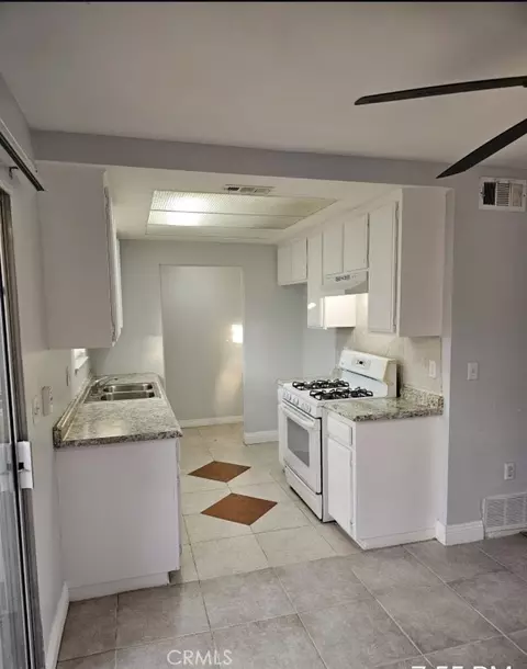 1015 Clark St, Riverside, CA 92501 photo 6