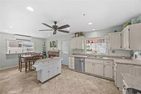 Kitchen - 13533 Sutter Ct, Fontana, CA 92336 photo 1 of 4