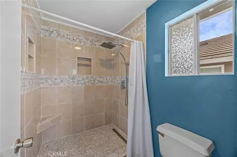 Bath - 13533 Sutter Ct, Fontana, CA 92336 photo 2 of 2