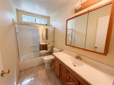 Bath - 21778 Ridge, Cedarpines Park, CA 92322 photo 2 of 3