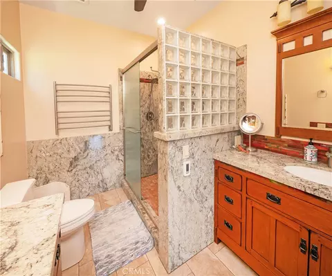 Bath - 2083 Grace, Riverside, CA 92504 photo 3 of 11
