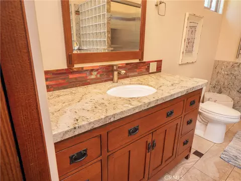 Bath - 2083 Grace, Riverside, CA 92504 photo 7 of 11