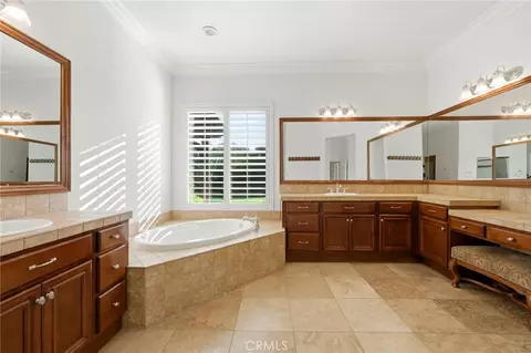 Bath - 1268 Viento Ct, Riverside, CA 92508 photo 4 of 5