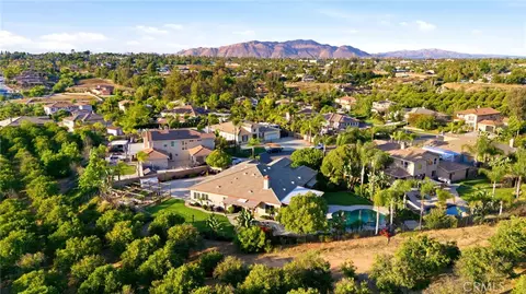 View/Area - 1268 Viento Ct, Riverside, CA 92508 photo 5 of 8