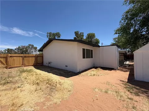 Exterior - 21975 Mohican, Apple Valley, CA 92307 photo 16 of 17