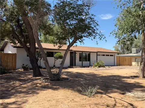 Exterior - 21975 Mohican, Apple Valley, CA 92307 photo 3 of 17