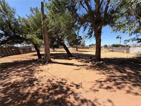 Exterior - 21975 Mohican, Apple Valley, CA 92307 photo 14 of 17