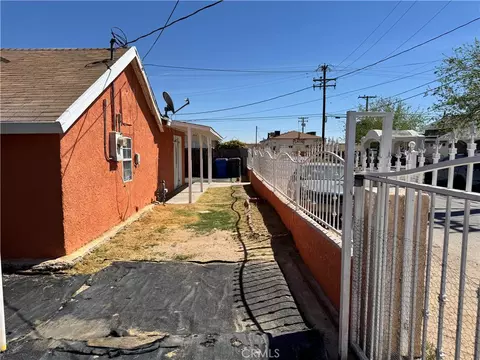 Exterior - 36528 Irwin Rd, Barstow, CA 92311 photo 10 of 17
