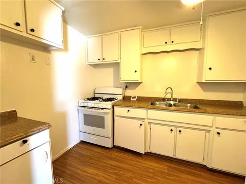 Kitchen - 36528 Irwin Rd, Barstow, CA 92311 photo 2 of 4