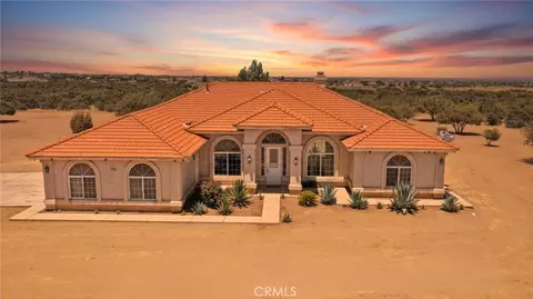9452 Cedar St, Oak Hills, CA 92344