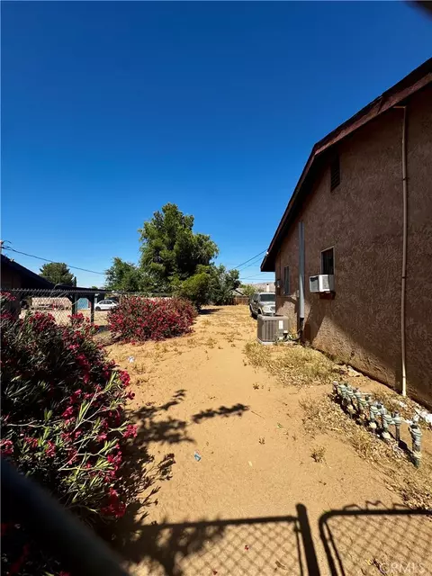 Exterior - 7623 Oxford, Hesperia, CA 92345 photo 6 of 6