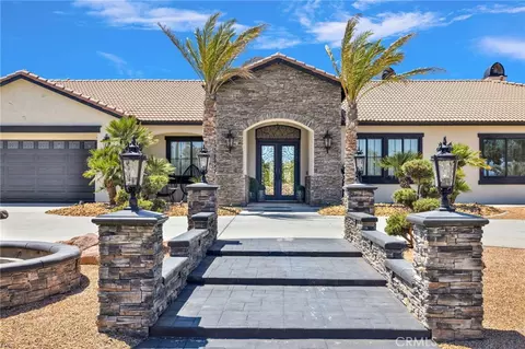 7560 Royal Vw, Oak Hills, CA 92344