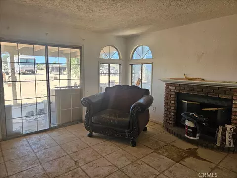 Living - 16709 Deodar, Hesperia, CA 92345 photo 4 of 5