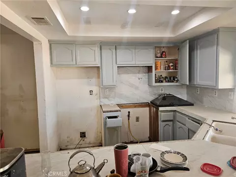 Kitchen - 16709 Deodar, Hesperia, CA 92345 photo 1 of 1