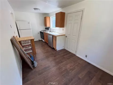 Kitchen - 303 Ca-138, Crestline, CA 92325 photo 1 of 1