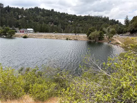 303 Ca-138, Crestline, CA 92325 photo 4